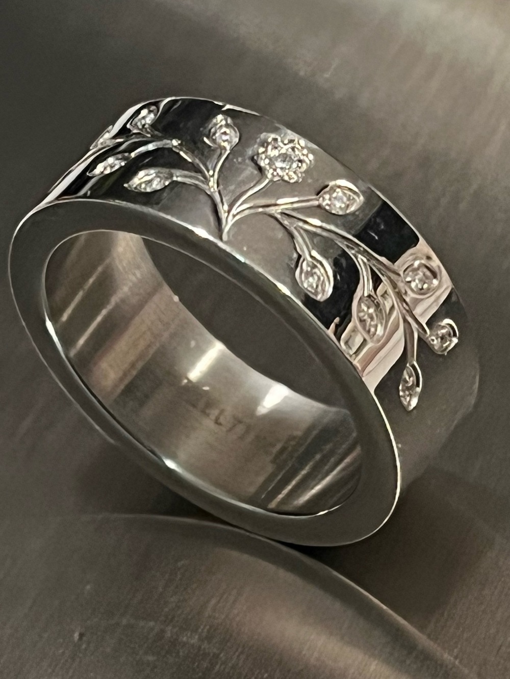 STEELTIME AUTHENTIC STAINLESS STEEL ‘TREE OF LIFE’ SET IN CZ DIAMONDS ACCENT.